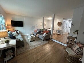 Building Photo - 149 Riva Dr