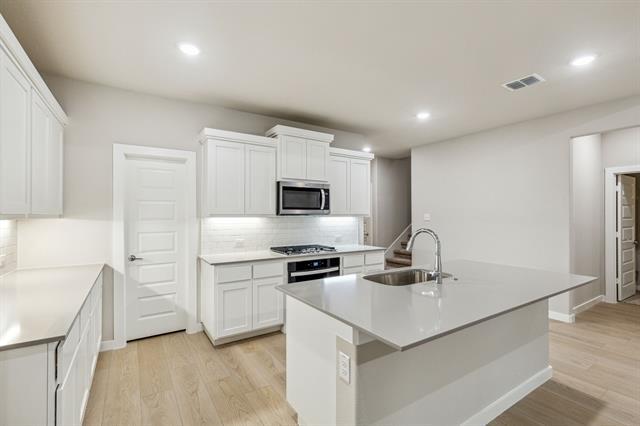 Building Photo - 4210 Broadleaf Dr