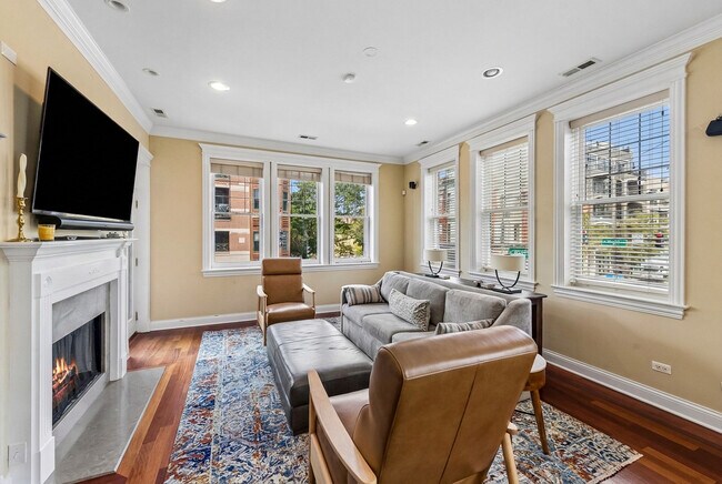Foto del edificio - 3158 N Paulina St