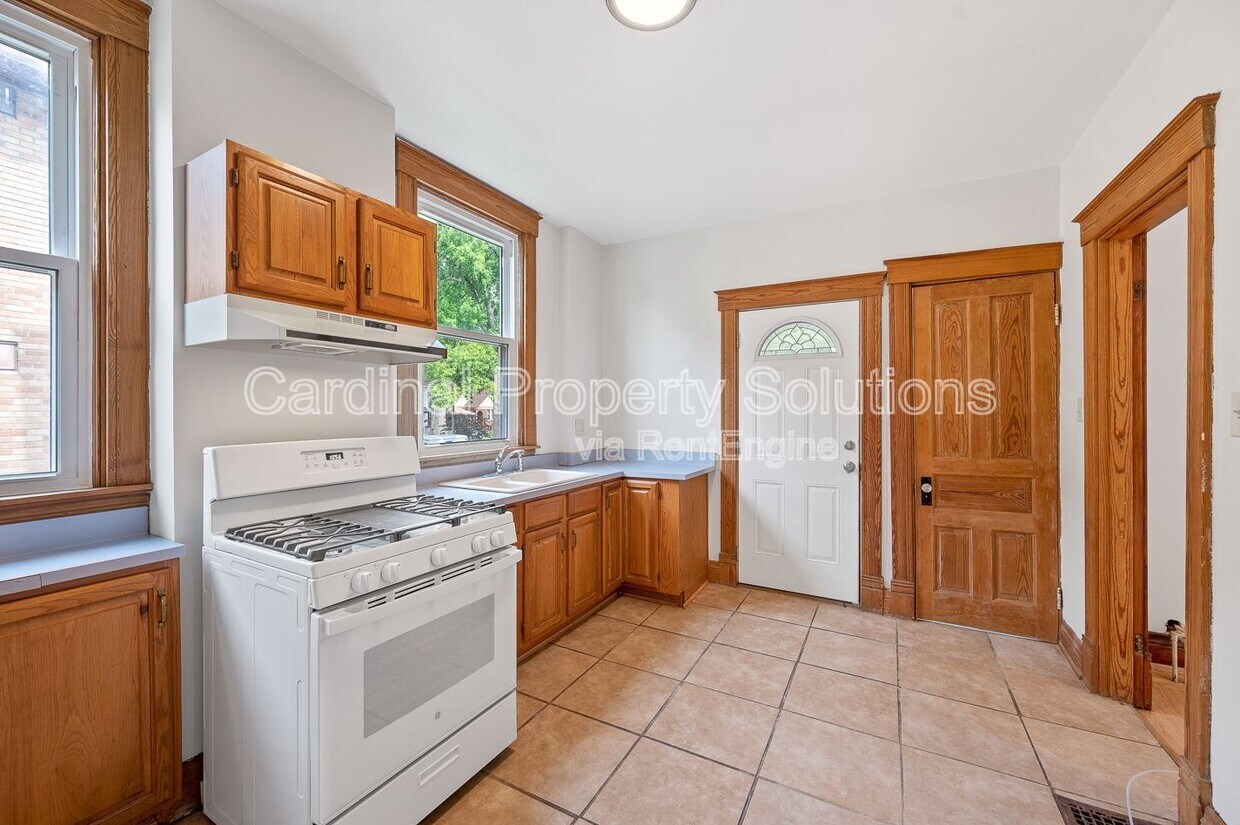 Foto principal - 3158 Montana Ave