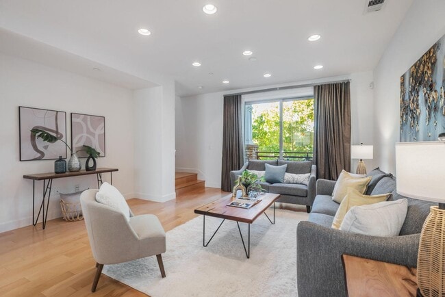 Building Photo - 5 Artisan Way