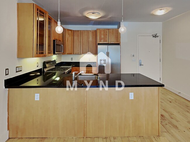 Building Photo - 2300 Broadway Apt 6