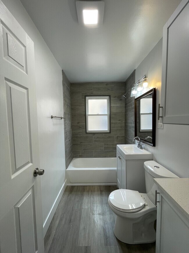 Foto del edificio - 1422 N Latrobe Ave