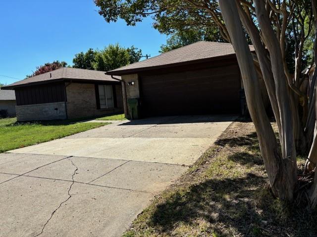 Primary Photo - 2212 Honey Creek Ln