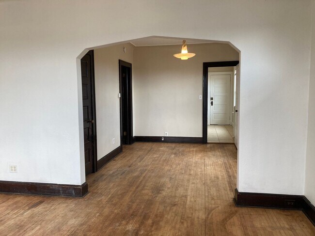 Building Photo - 3101 Restormel St