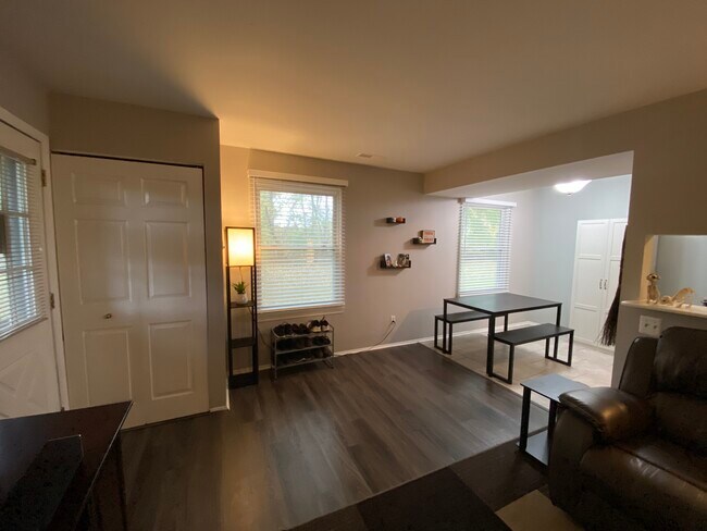 Building Photo - 3133 Sunnyside Ct