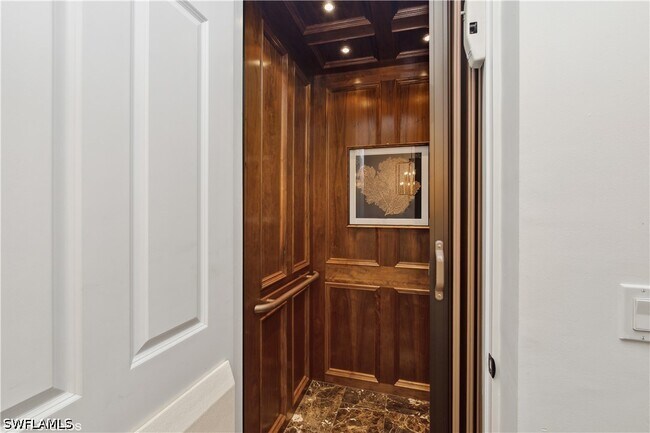 Building Photo - 6501 Crown Colony Pl