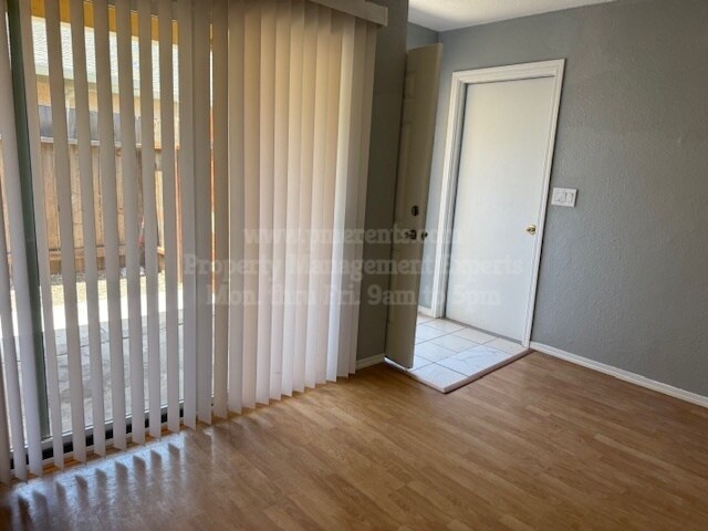 Foto del edificio - 2414 Fleury Way