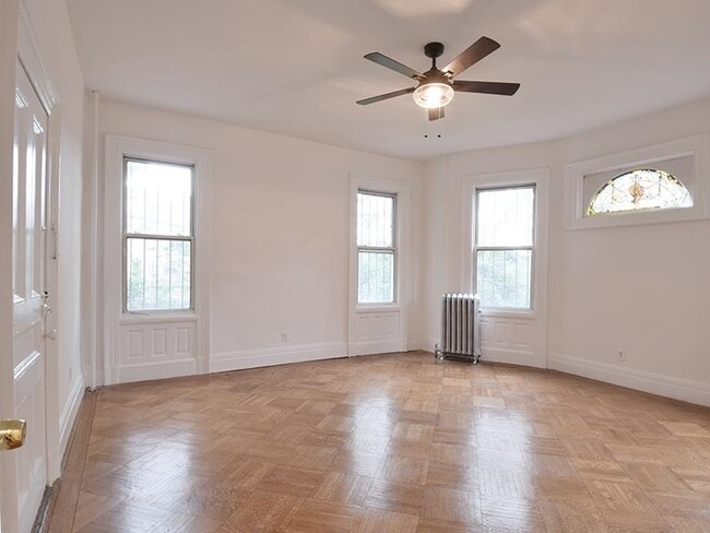 Foto del edificio - 157 Harrison Ave
