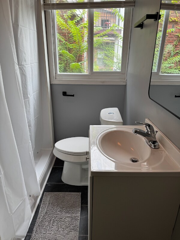 Foto del edificio - 17150 Santa Rosa Dr