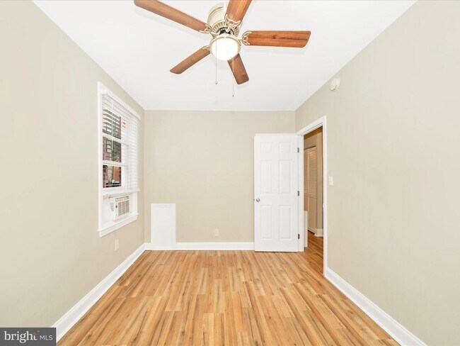 Foto del edificio - 4215 Dix St NE