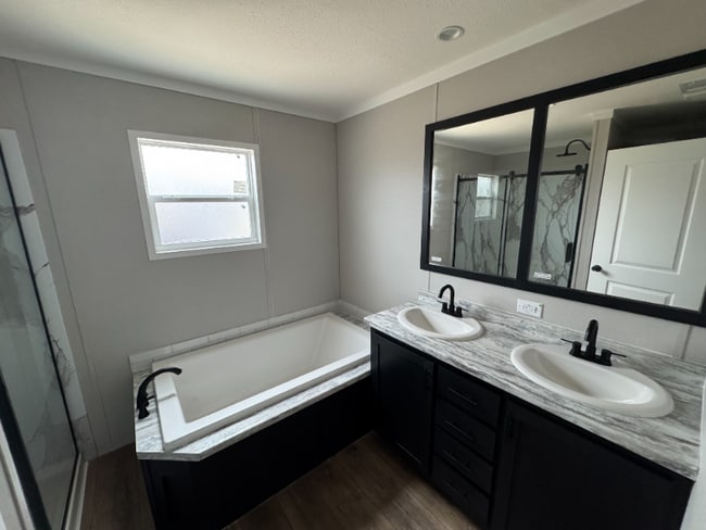 Building Photo - 350 Patriot Ln