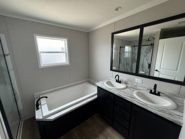 Foto del edificio - 350 Patriot Ln