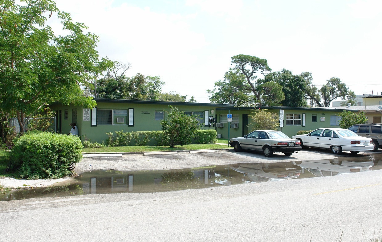 Foto del edificio - 713-715 NW 2nd St