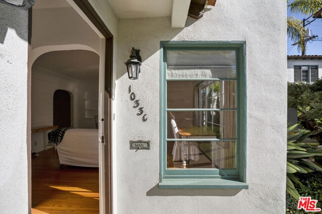 Building Photo - 1033 9th St