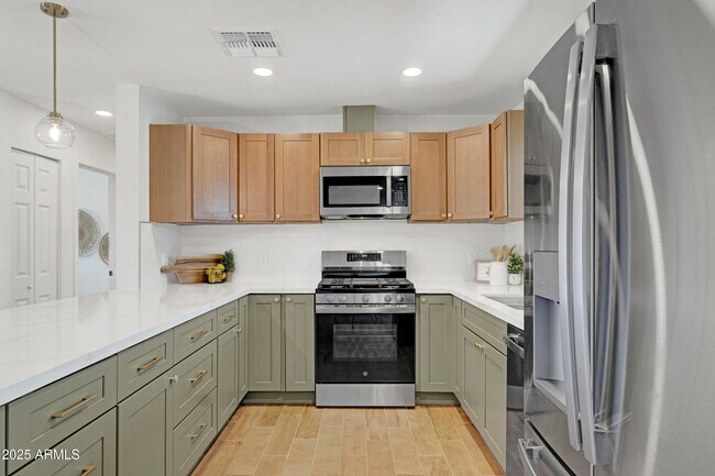 Building Photo - 109 W Kinderman Dr