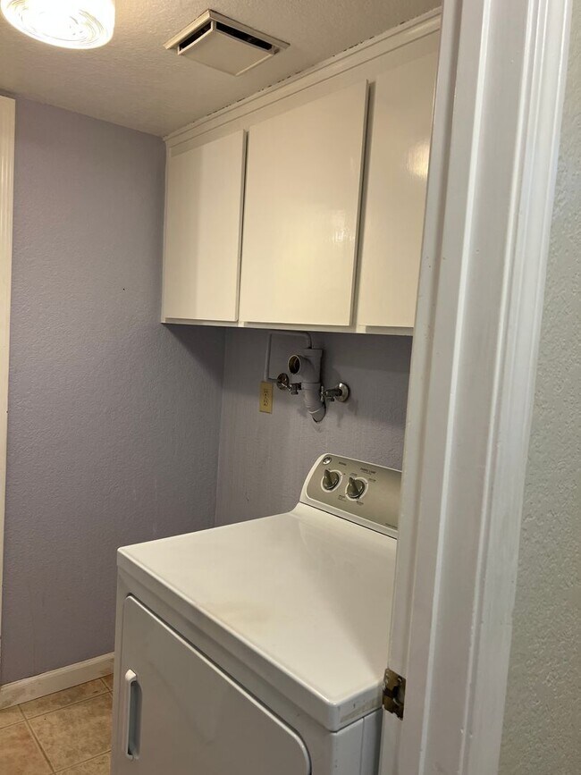 Foto del edificio - Available now! South Davis Townhome On Ver...