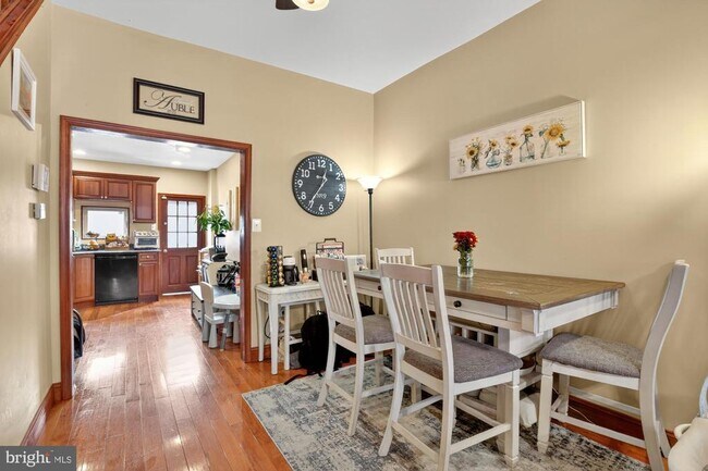 Foto del edificio - 818 Belgrade St