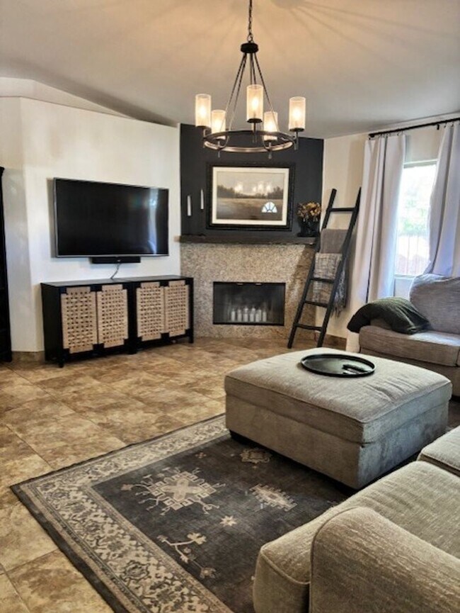 Building Photo - La Quinta Cove