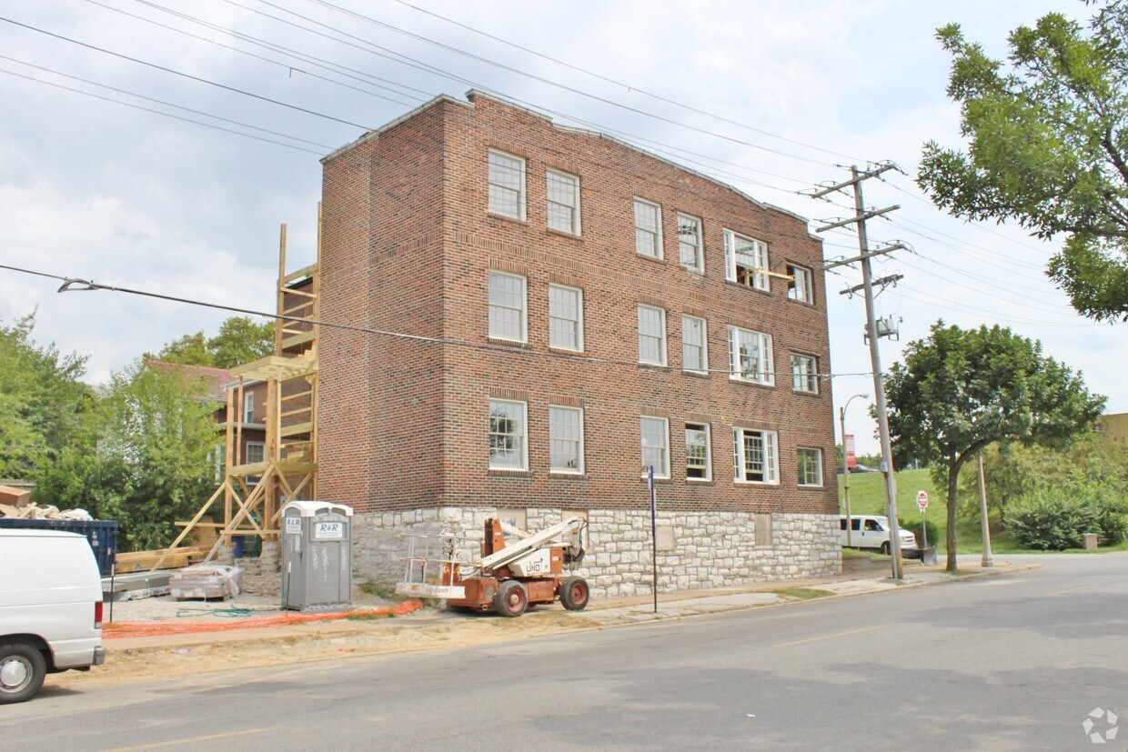 Building Photo - 3867 Lafayette Ave