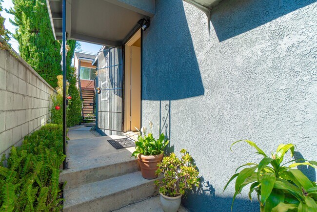 Foto del edificio - 3813 College Ave
