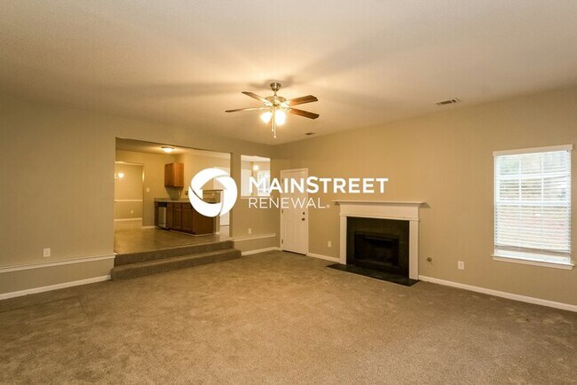 Foto del edificio - 4 Bedroom Pet-Friendly Home in Douglasville, GA with Main Street Renewal