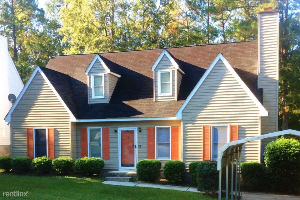 Primary Photo - 105 Huntwood Trl