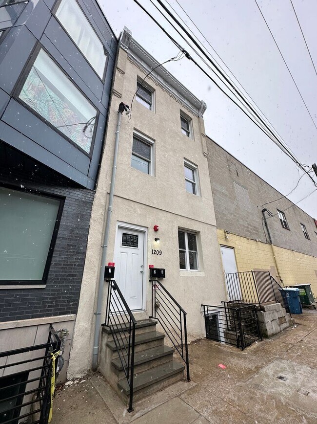 Foto del edificio - 1209 N Franklin St
