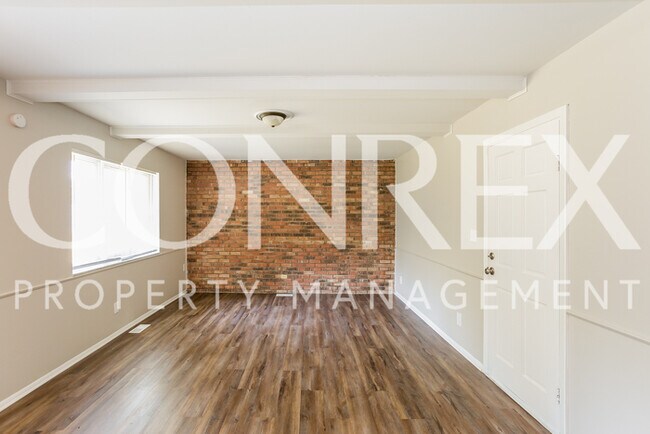 Building Photo - Classic 3 Bedroom Ranch