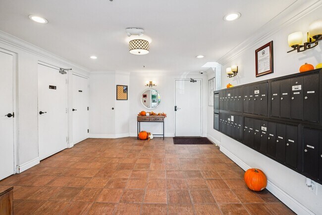 Foto del edificio - Camarillo Sunshine Apartments