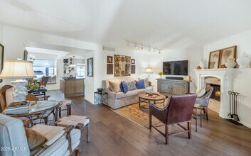 Building Photo - 5101 N Casa Blanca Dr