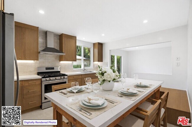 Foto del edificio - 12024 Alberta Dr