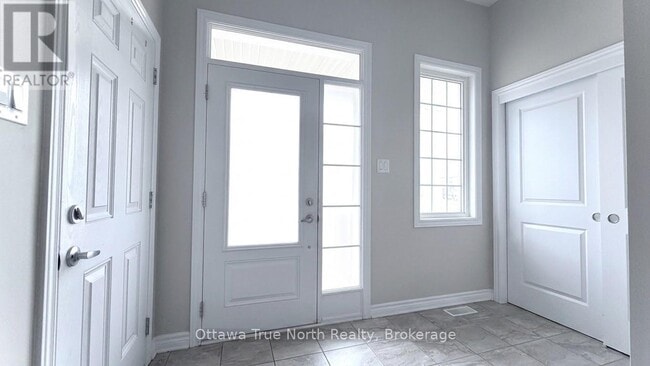 Building Photo - 150 Westover Cres