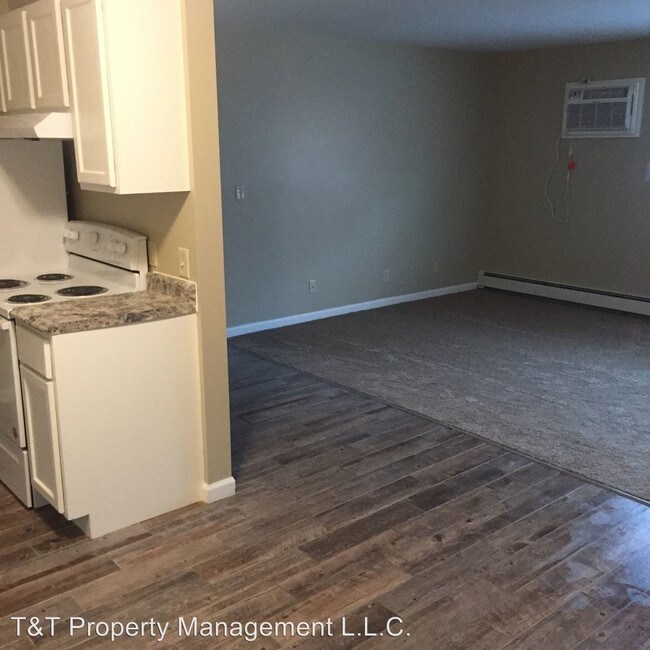 Foto del edificio - 2826-2826 Euclid Ave