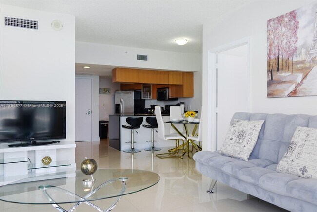 Foto del edificio - 1750 N Bayshore Dr