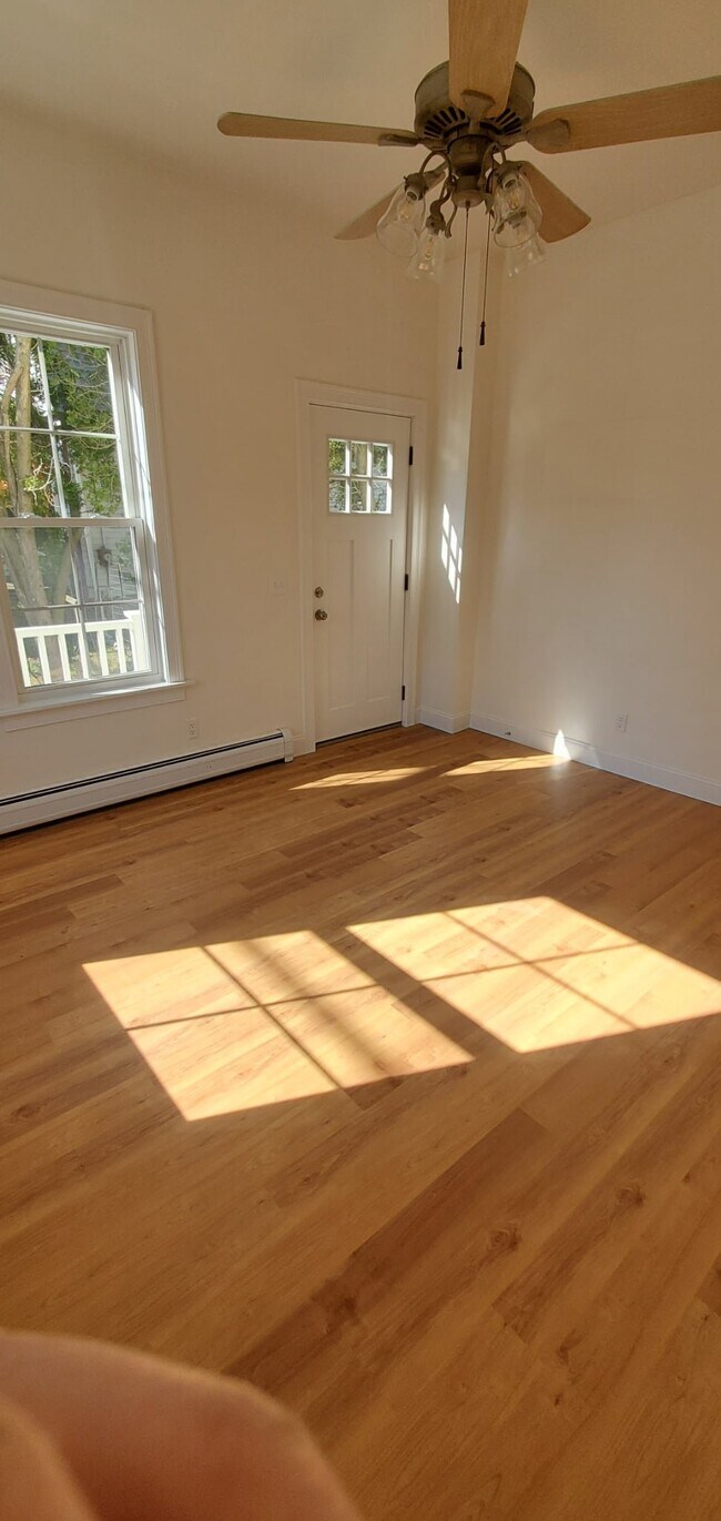 Foto del edificio - 127 Bartlett St