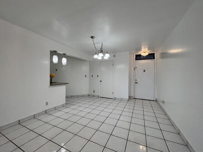 Foto del edificio - 215 Lake Pointe Dr