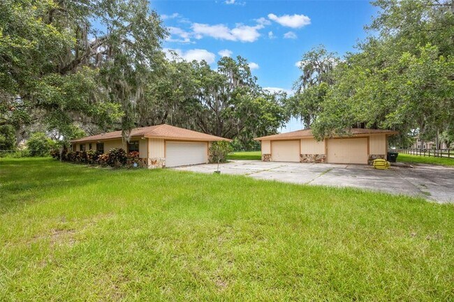 Foto del edificio - 13517 Kirby Smith Rd