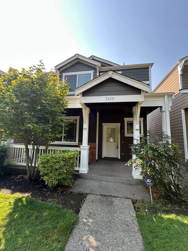 Building Photo - 7613 Columbia Way NE