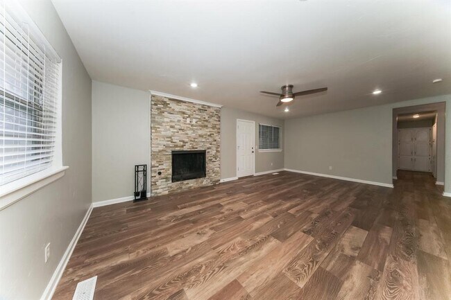 Foto del edificio - 609 Banner Ave