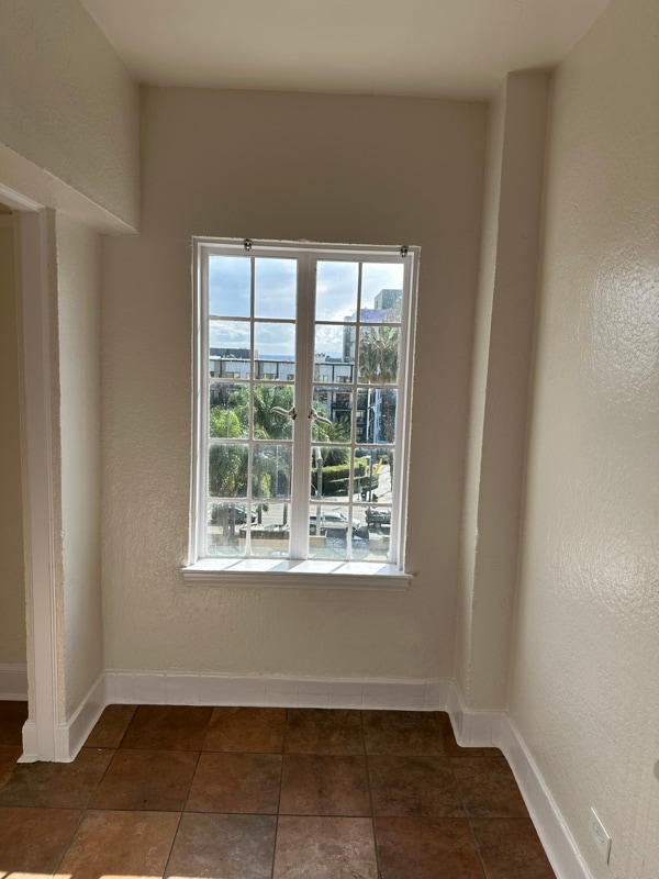 Building Photo - 1922 Highland Ave