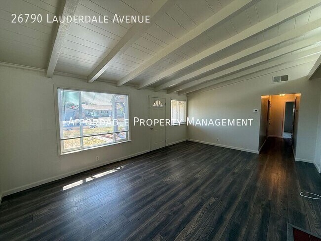 Foto del edificio - 26790 Lauderdale Ave