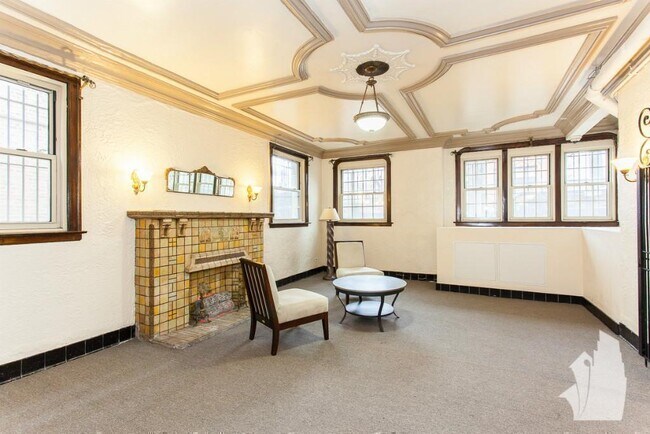 Foto del edificio - 2535 N Sawyer Ave