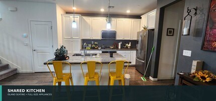 Building Photo - 2948 Honey Opal Ave
