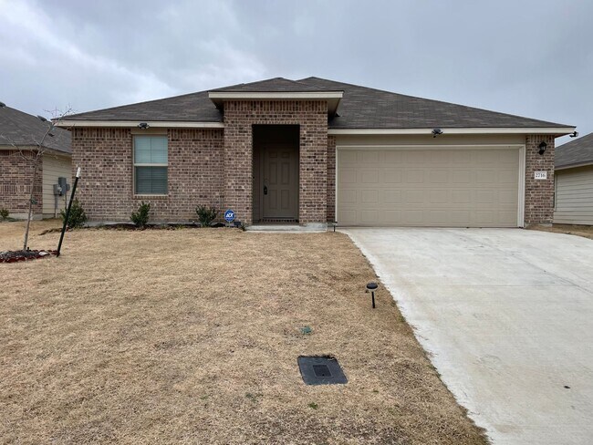 Building Photo - Beautiful 4-Bedroom in Lorena with a Huge ...