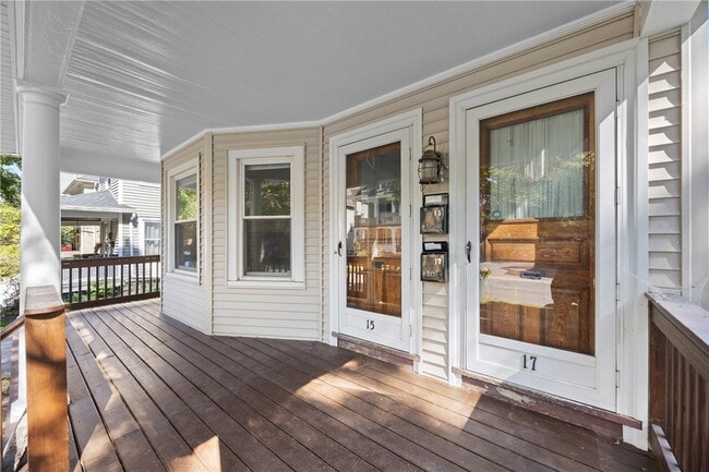 Building Photo - 15-17-17 Roosevelt St