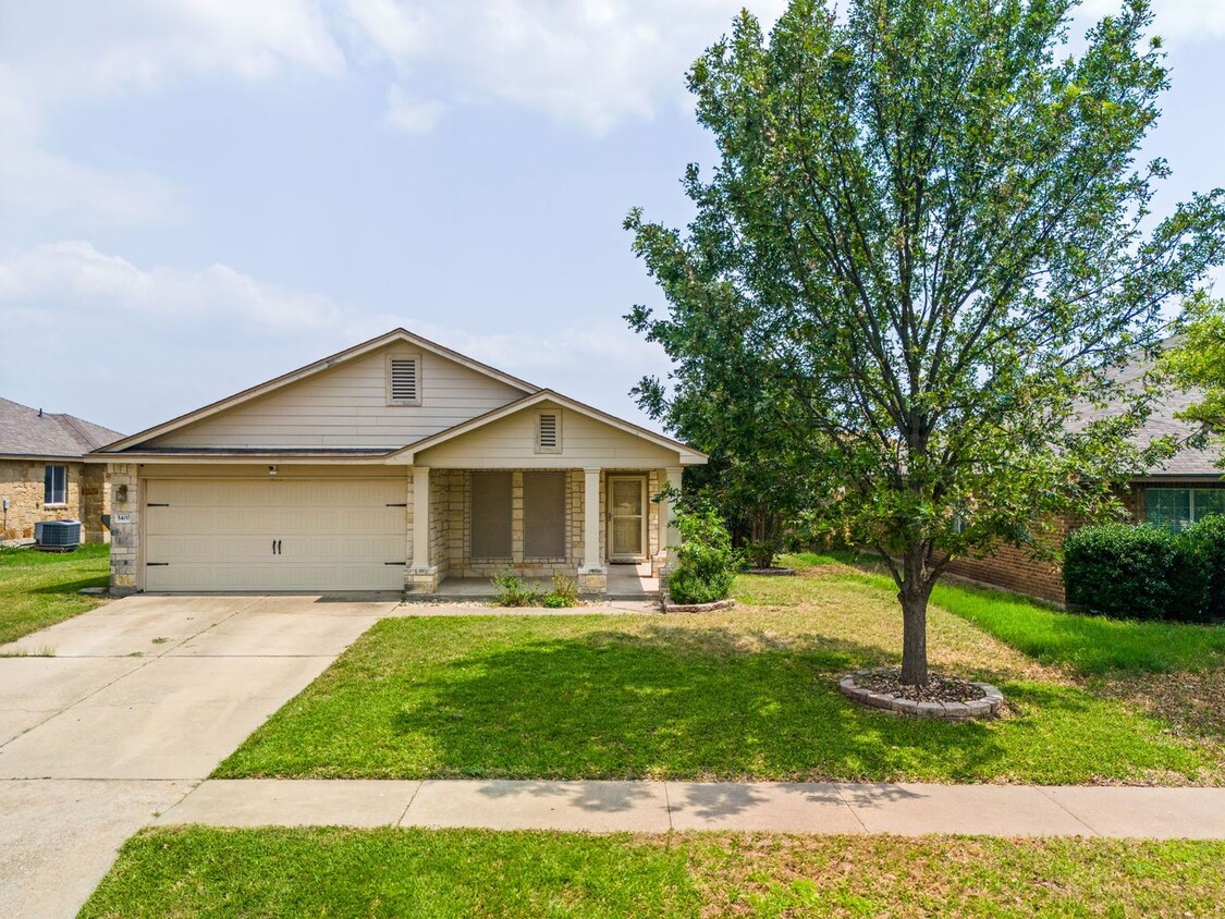 Foto principal - 5400 Birmingham Cir