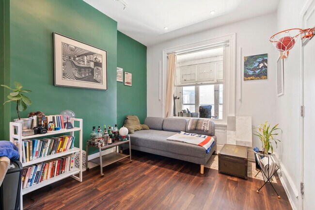 Sala de estar 2 - 779 N 27th St