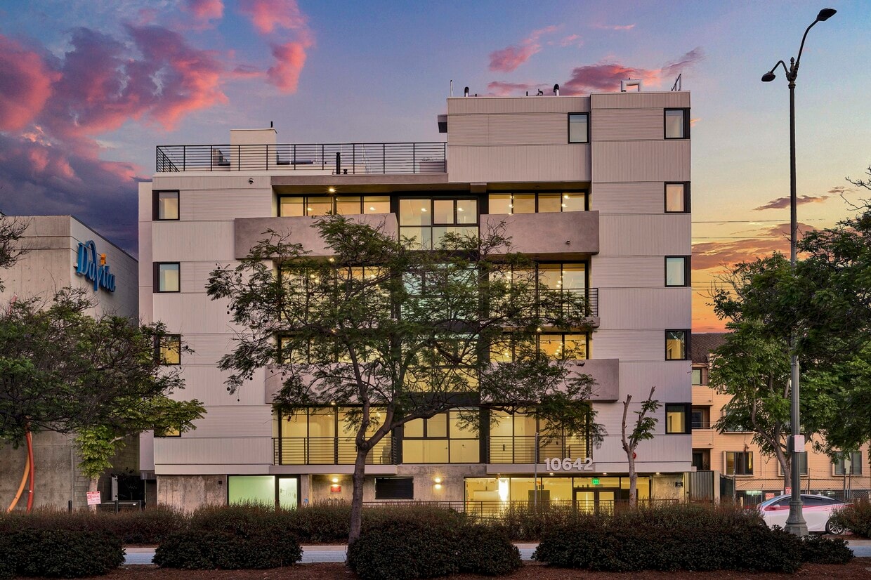 Foto principal - Clad LA