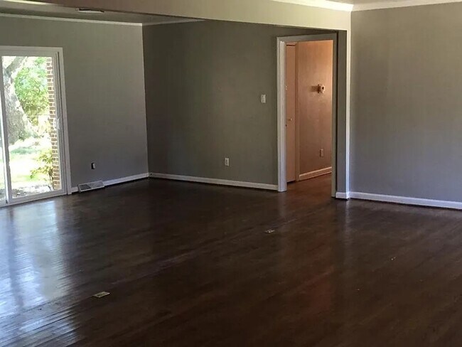 Building Photo - 4 Bedroom 2 Bath House in Northbridge Terrace - West Ashley